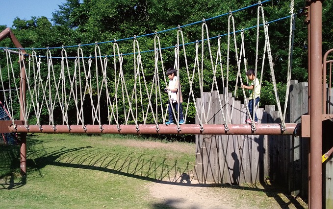 福井の三国運動公園で子供と遊ぶ