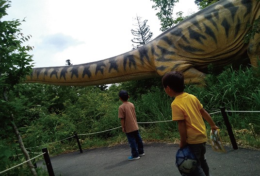 福井で恐竜博物館で子供と遊ぶ