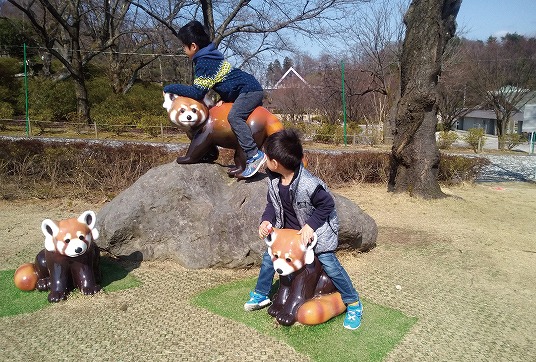 福井で西山公園で子供と遊ぶ